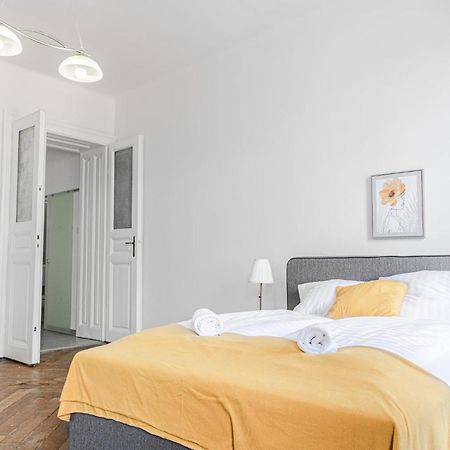 וינה Cozy 2Br Apt. Near Akh Hospital-Ideal For Longstay מראה חיצוני תמונה